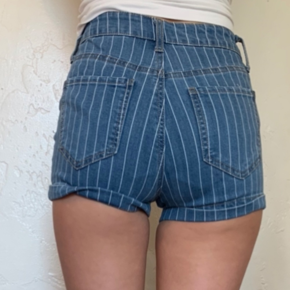Jean Shorts - Picture 3 of 6